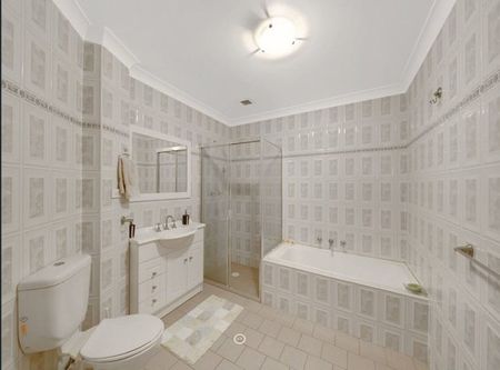 CONVENIENT & SPACIOUS UNINT IN A PRIME LOCATION - Photo 5