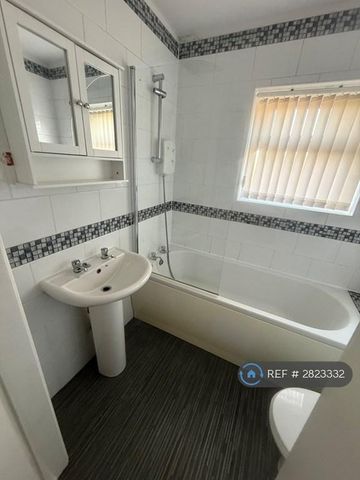 3 bedroom detached house to rent - Photo 5