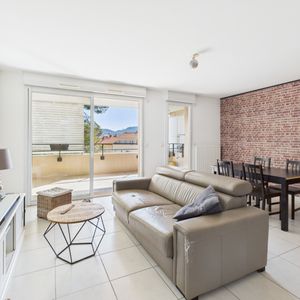 Location Appartement 3 pièces 65m² HYERES 83400 - Photo 2