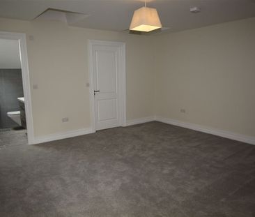 7 Fey Yerra Wood, Leopardstown Road, Foxrock, Dublin 18 - Photo 5