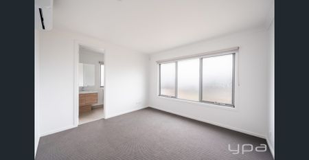 Brand New, Stylish & Super Functional Living - The Perfect Middle Ground - Photo 2