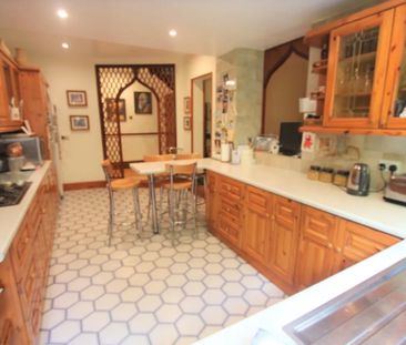 Studio Flat, Palmerston Crescent, N13 - Photo 2