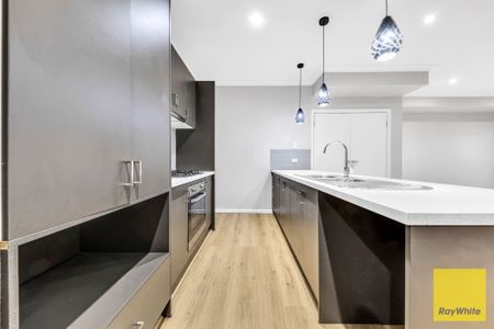 Stunning Home, Spectacular Views & Unbeatable Convenience! - Photo 4