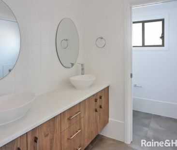Charming 3-Bedroom Villa in Worrigee - Photo 6