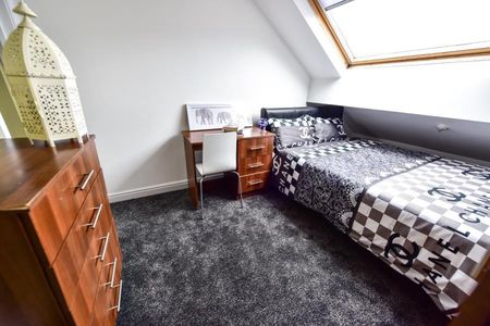 6 bedroom terraced house to rent - Photo 3