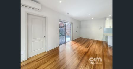 WELL PRESENTED HOME! - Photo 2