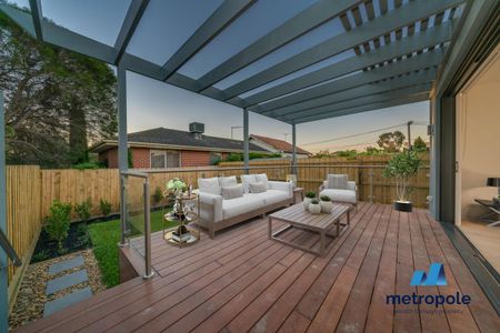 3B Malcolm Street, MCKINNON, VIC - Photo 2