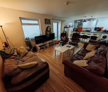 1 bedroom in a flat share to rent - Photo 1