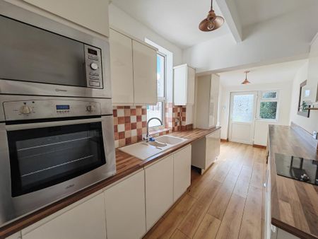 3 bedroom semi-detached house to rent - Photo 3