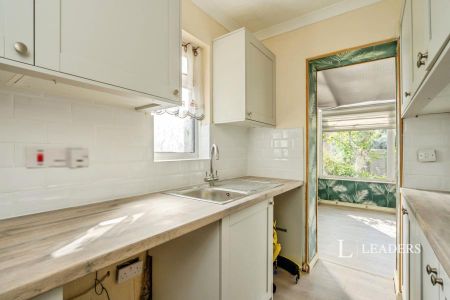2 bedroom house to rent Wadhurst Close, Bognor Regis, West Sussex, PO21 - Photo 3