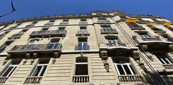 Appartement 8 pièces refait à neuf + 2 caves - Photo 2