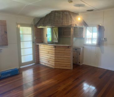 Spacious Home with Rear Studio - Photo 1