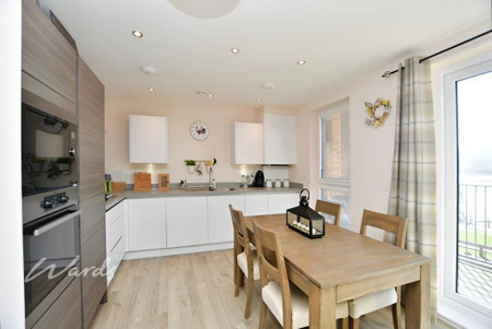 2 bedroom apartment to rent - Photo 3