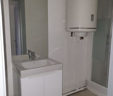 Location Appartement 2 pièces 55m² - Photo 3