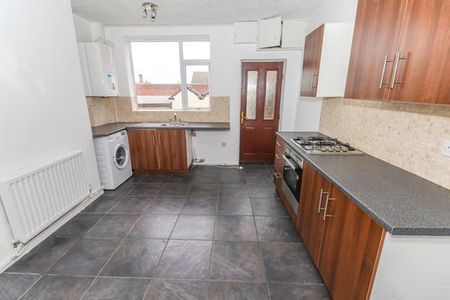 2 bedroom terraced house to rent - Photo 5