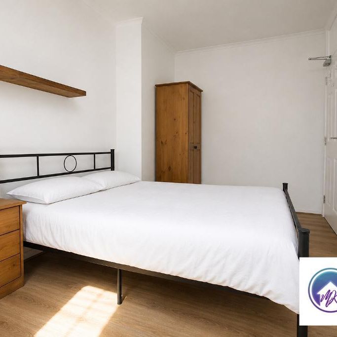 1 Bedroom Room in Flat Share To Rent - Photo 1