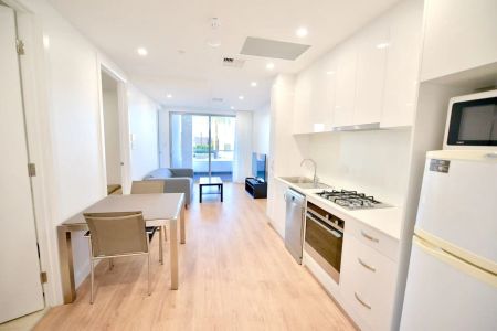 For Lease – Stylish Two-Bedroom Apartment in the Heart of the City - Photo 4