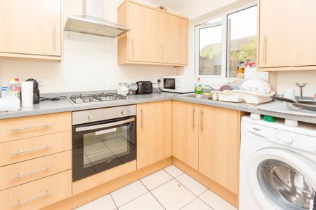 3 bedroom terraced house to rent - Photo 2