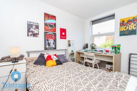 6 bed Mid Terraced House for Rent - Photo 2