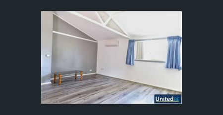 One Bedroom Granny Flat with Water Usage Included - Close to all Amenities - Photo 2