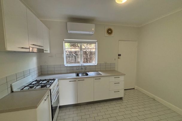 Unit 1/14A Myrtle Grove, Preston. - Photo 1