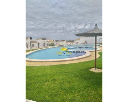 Long term rental, Bungalow with 3 bedrooms and 1 bathroom, San Fulgencio. - Photo 2