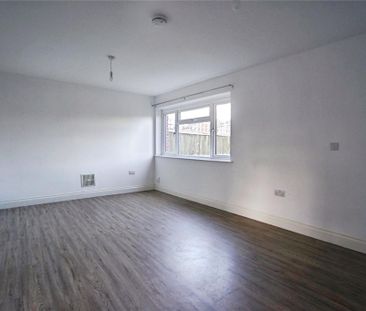 4 bedroom detached house to rent - Photo 1