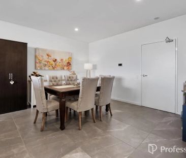 “Centrally Located Modern Apartment” - Photo 2