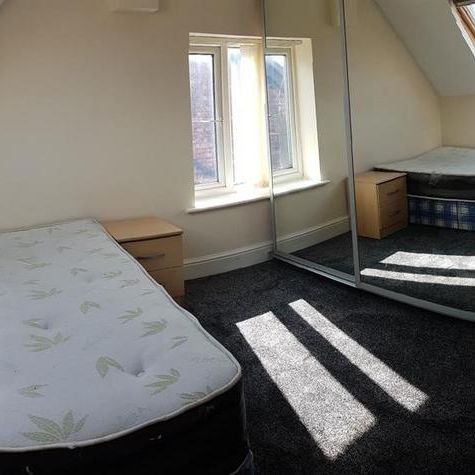 9 bedroom house to rent - Photo 1
