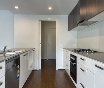 Stunning 3 Bedroom Townhouse, Now For Lease - **APPLY FOR THIS PROP... - Photo 1