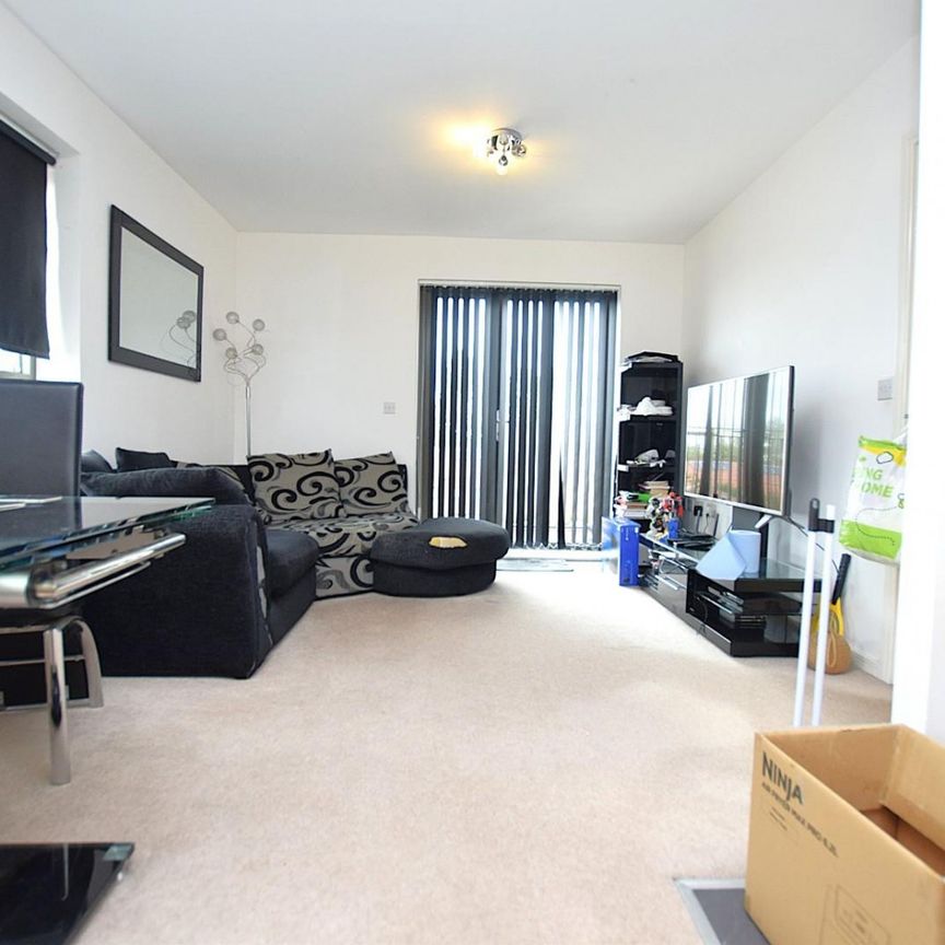 2 bedroom Flat To Let Total Size: 616 SQ FT - Photo 1