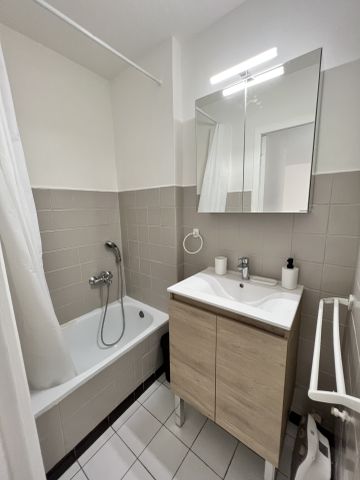 Location Appartement 1 pièce 31m² GRENOBLE 38100 - Photo 4