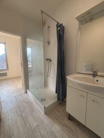 Location Appartement 2 pièces 38m² CHATELLERAULT 86100 - Photo 5