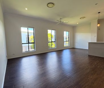 Trendy Townhouse Designed With A New York Warehouse Feel - Photo 2