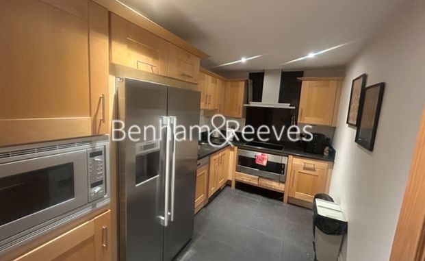 2 Bedroom flat to rent in The Boulevard, Imperial Wharf, SW6 - Photo 1