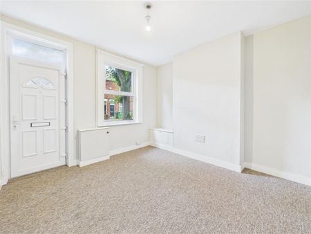2 bedroom Terraced House to rent - Photo 5