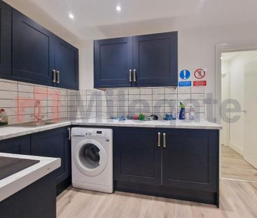 1 bedroom in a house share to rent - Photo 3