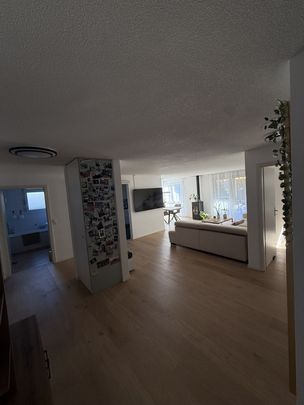 Möblierte 4.5 Zimmer Wohnung befristet zu vermieten - Photo 1