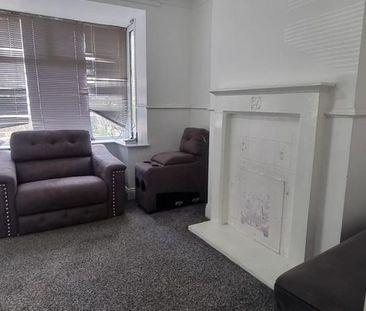 3 bedroom terraced house to rent - Photo 3