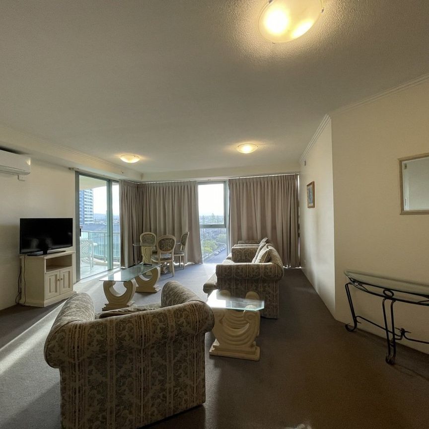 Spacious Apartment In Sought After Location! - Photo 1