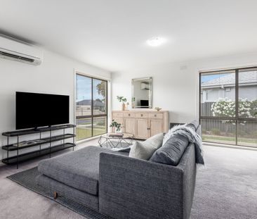 Stylish Living - Photo 1