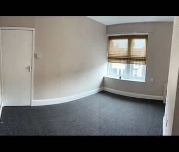 2 Bed Flat, Sandy Park Road, BS4 - Photo 6