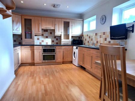 2 bedroom apartment to rent - Photo 3