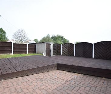 3 bedroom end of terrace house to rent - Photo 3