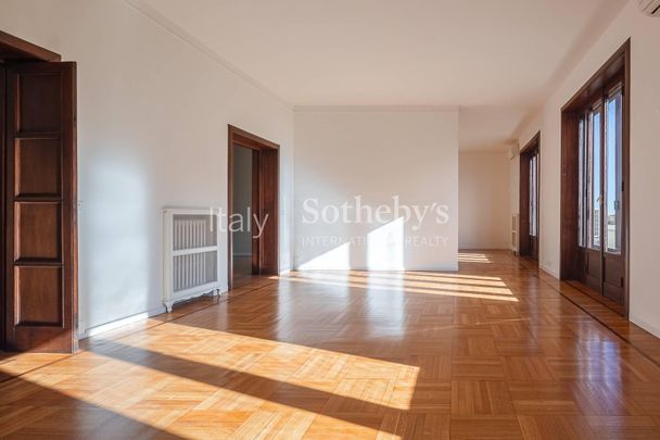 Ampio appartamento di rappresentanza in zona Porta Nuova - Photo 1
