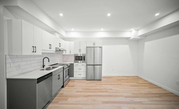 Beverly: Wheelchair Accessible – 710 Westminster, Winnipeg, MB - Photo 1