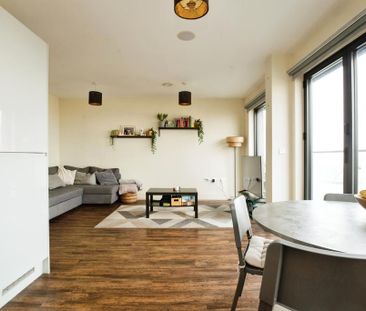 2 bedroom flat to rent - Photo 4