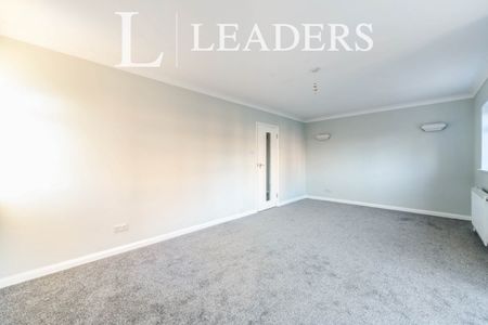 2 bedroom apartment to rent Tennyson Road, Worthing, BN11 - Photo 2