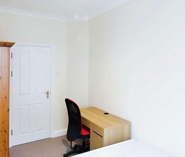 West Street, Buckingham, Buckinghamshire, MK18 - Photo 3