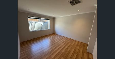 4 x 2 - Modern Family Home - Photo 5